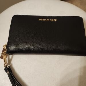 🤑SOLD🤑 Michael Kors Jet Set Travel Large Multifunction Black Wristlet Wallet